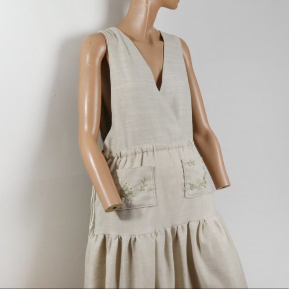 Vintage Vneck Cream Linen Flowy Dress with Floral Embroidered Pockets - Picture 2 of 7